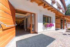 Hotel Monte Paraccia - Questa rampa esterna della terrazza conduce alla sala ristorante e alla reception