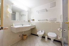 Hotel Schwarzer Adler - WC 214