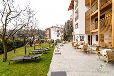 Naturhotel Waldruhe - Garten und Kinderspielplatz