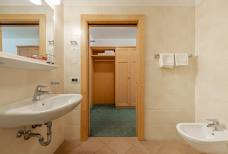 Wirtshaushotel Alpenrose - Bad im Zimmer 105