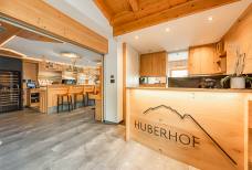 Panoramahotel Huberhof - Rezeption und Bar