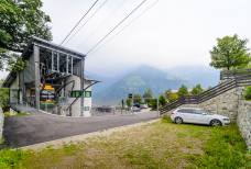 Parcheggio riservato e percorso accessibile