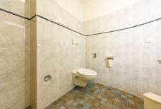 Hotel Schwarzenbach - Toilette Hallenbad und Wellness Bereich