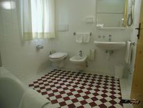 Schwarz Adler Turmhotel - Badezimmer