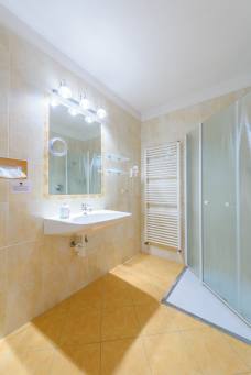 Hotel Ortler - Bagno della camera n. 201