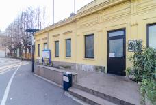 Stufen vor den Toiletten