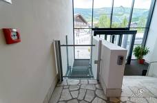 Hallenbad Balneum - Hebeplattform
