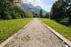 Lido Scena - Rampa che porta al giardino e alla piscina