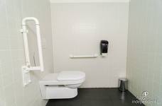 Palestra di arrampicata Salewa Cube - Bagno accessibile Salewa Bivac