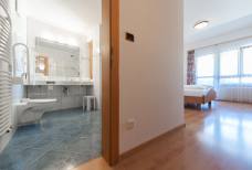 Moar's Hotel - Bad im Doppelzimmer 221