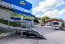 Rampa d'accesso dalla fermata degli autobus alla stazione a valle