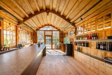 Eingang und Vinothek