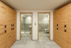 Mountain Sky Hotel Tratterhof - Umkleideraum und WC 4. Stockwerk