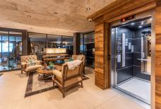 Golf Lodge - Ascensore reception