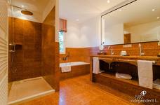 Relais & Châteaux Castel Fragsburg: Badezimmer 113