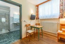 Hotel Gassenwirt - Bagno della camera accessibile 313