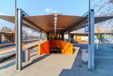 Bahnhof Meran: Treppen zur Unterführung
