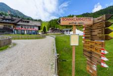 Speikboden - Sand in Taufers: Bergrestaurant und Kinderspielplatz