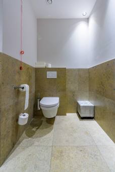 Alpiana SPA - Hallenbad Toiletten