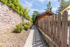 Piscina Soprabolzano - Rampa di accesso all'ingresso